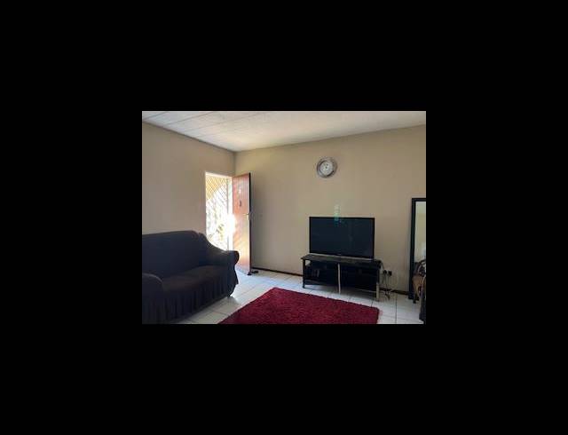 2 BEDROOM PROPERTY TO RENT IN POMONA